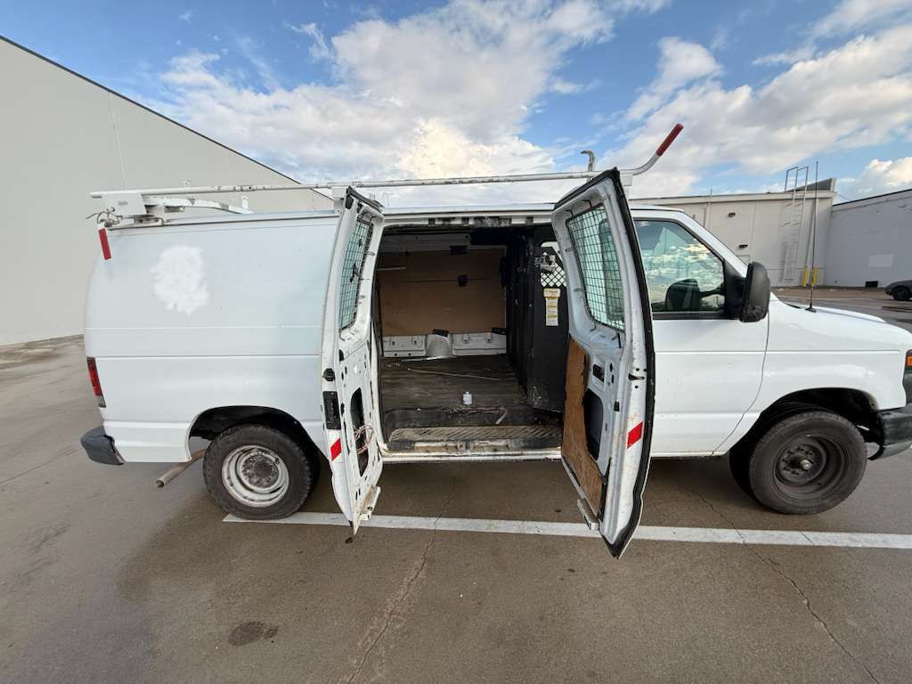 2013 Ford Econoline Image 6