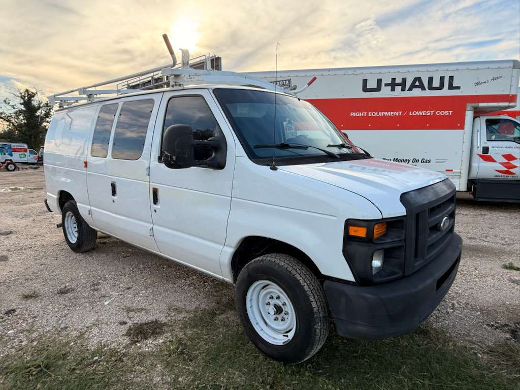 2013 Ford Econoline Image 2