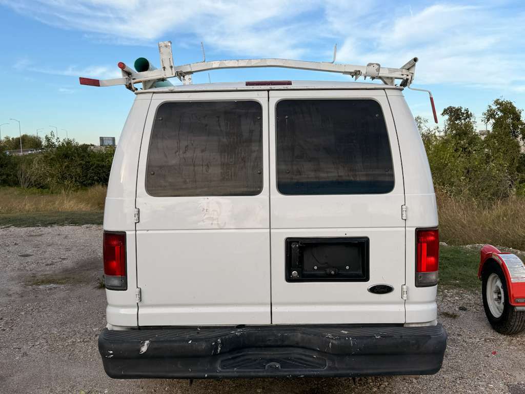 2013 Ford Econoline Image 4
