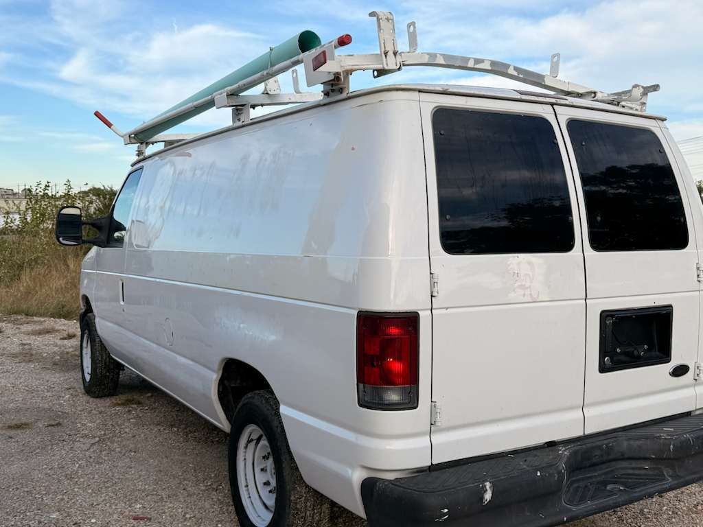 2013 Ford Econoline Image 9