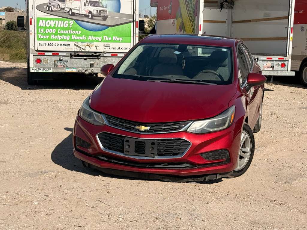 2017 Chevrolet Cruze Image 2
