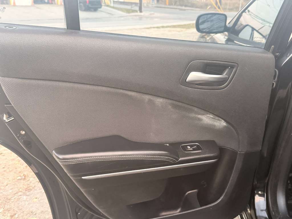 2014 Dodge Charger Image 9