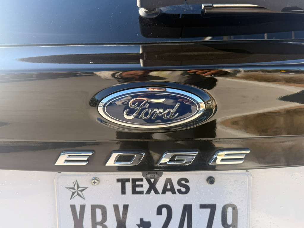 2022 Ford Edge Image 11