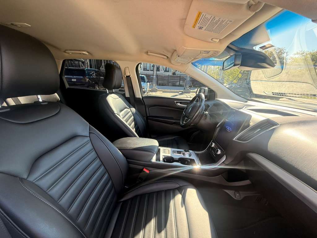 2022 Ford Edge Image 18