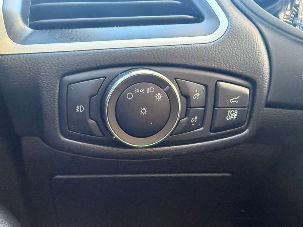 2022 Ford Edge Image 25