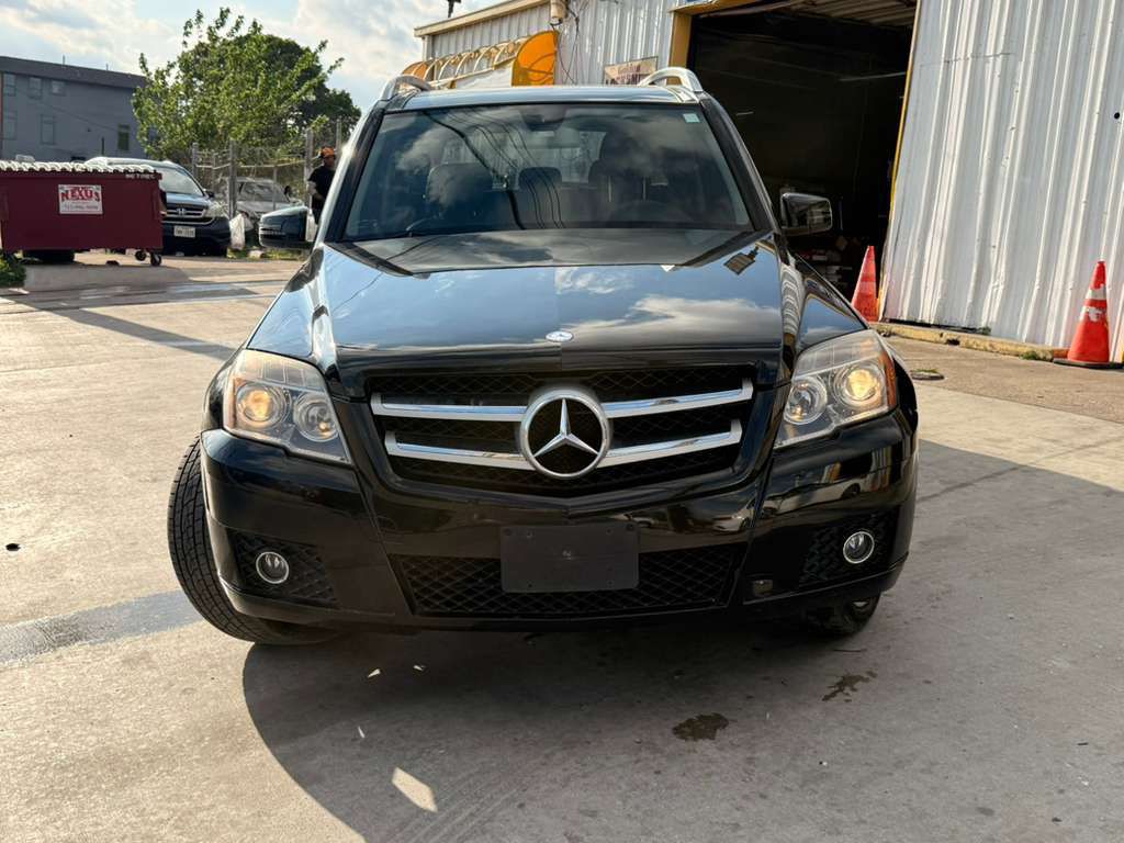 2010 Mercedes-Benz GLK-Class Image 2