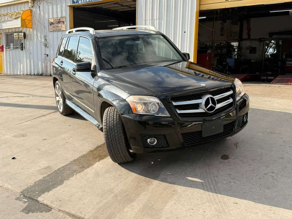 2010 Mercedes-Benz GLK-Class Image 3