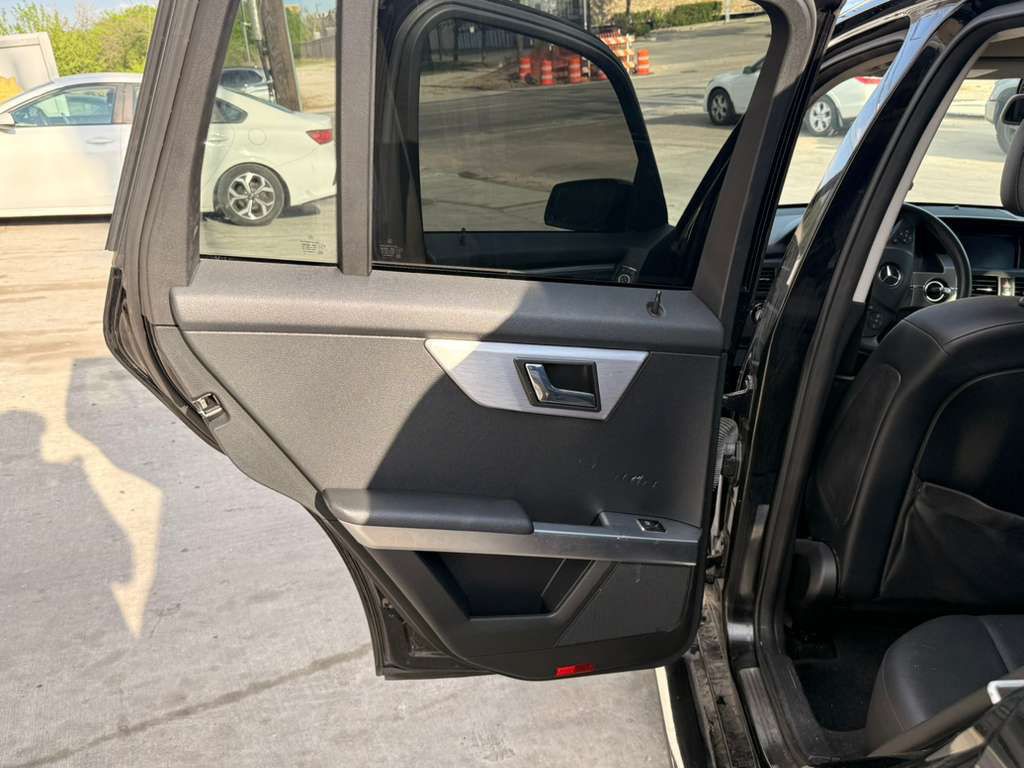 2010 Mercedes-Benz GLK-Class Image 22