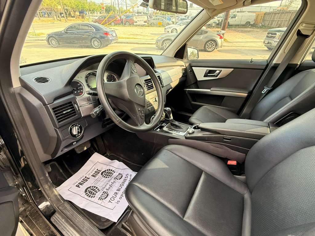 2010 Mercedes-Benz GLK-Class Image 25