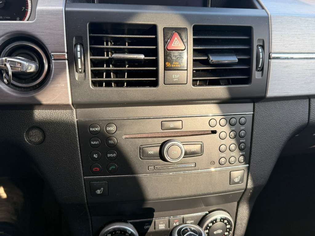 2010 Mercedes-Benz GLK-Class Image 29