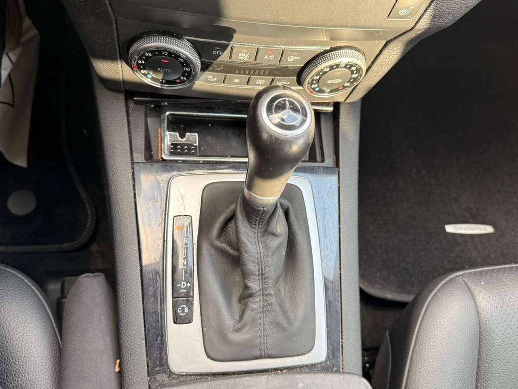 2010 Mercedes-Benz GLK-Class Image 30
