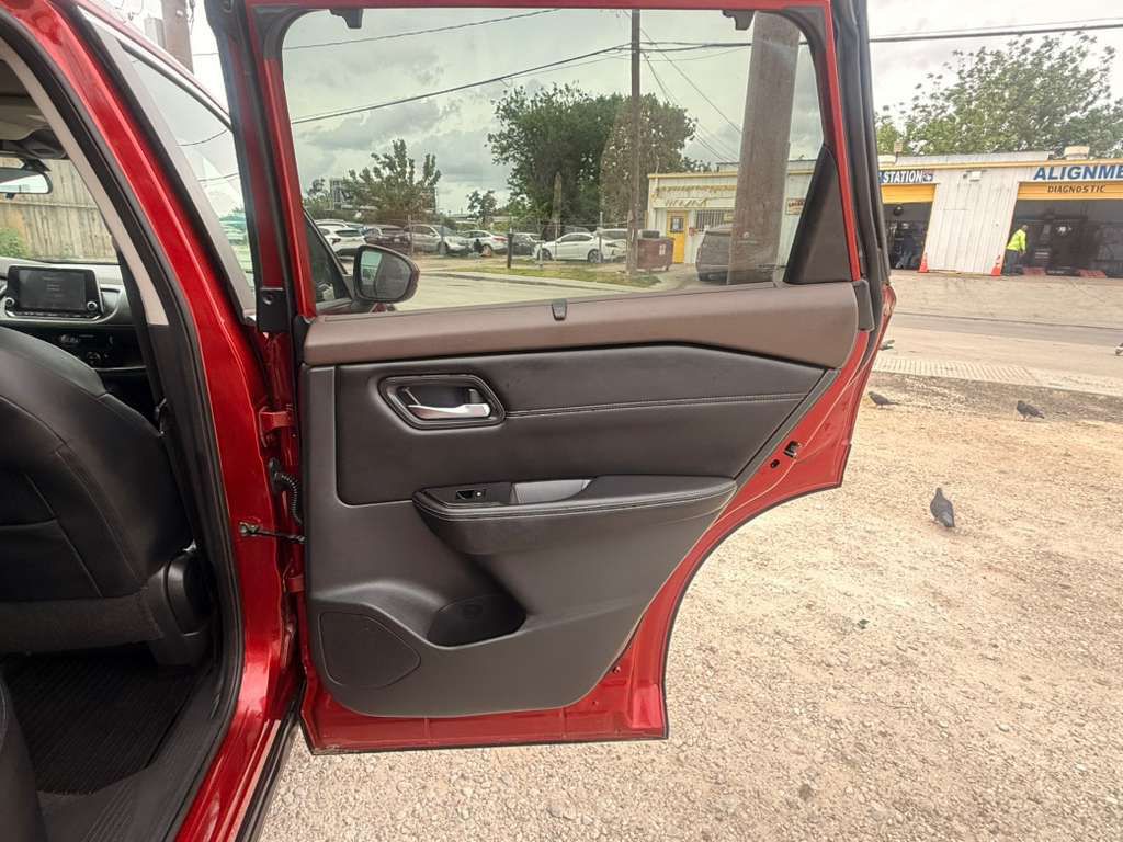 2022 Nissan Rogue Image 17