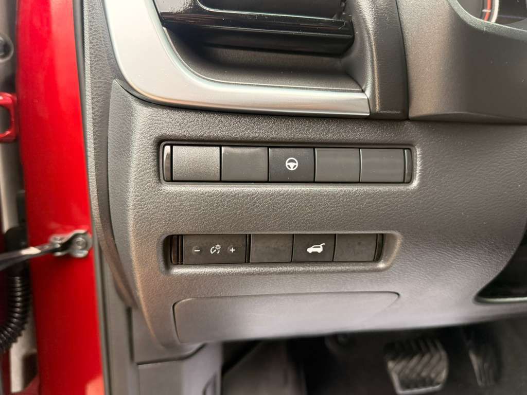 2022 Nissan Rogue Image 33