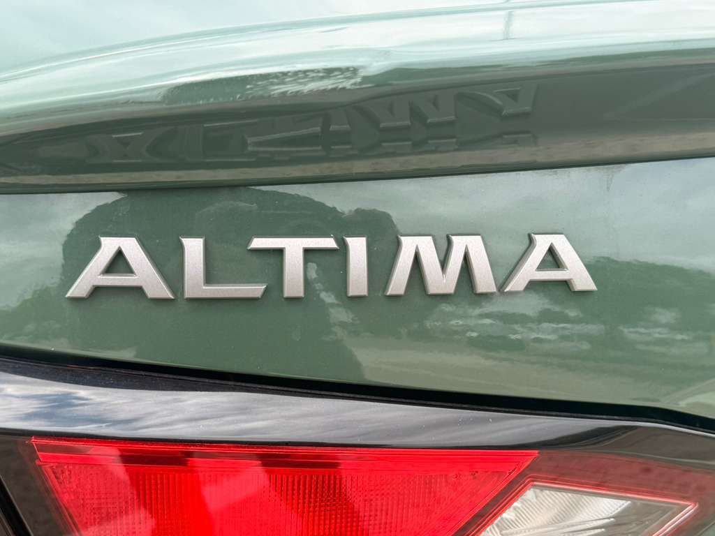 2025 Nissan Altima Image 10