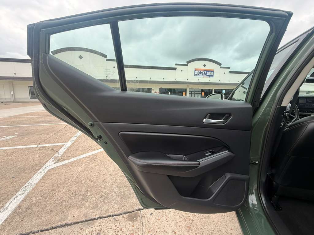 2025 Nissan Altima Image 19