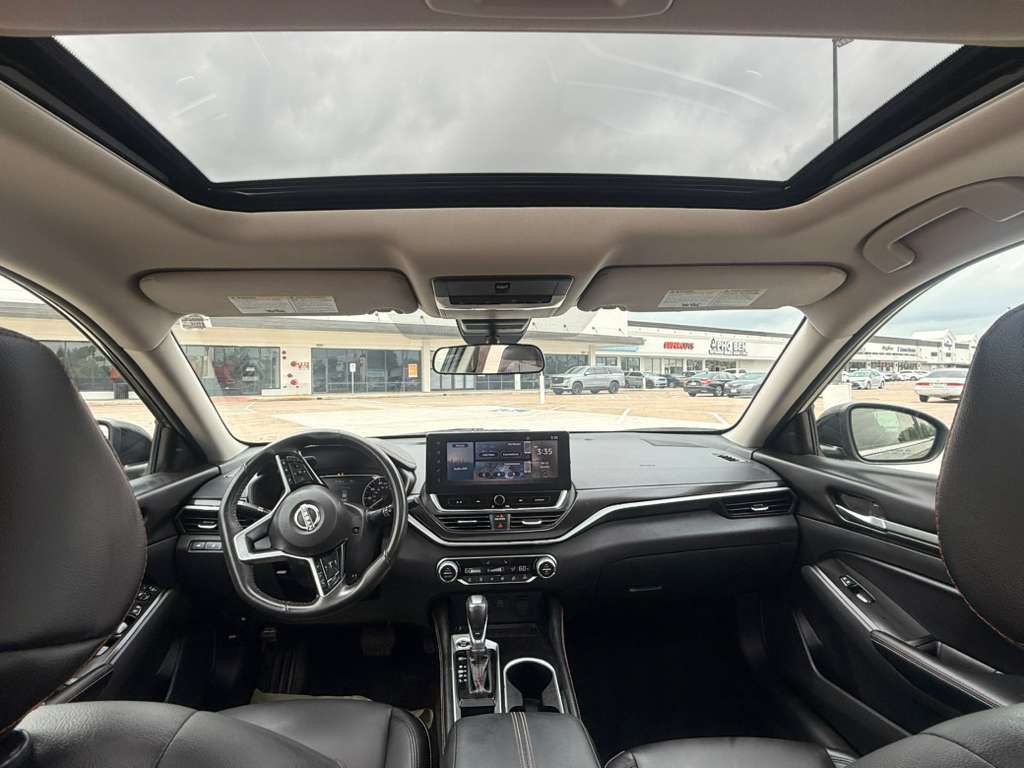 2025 Nissan Altima Image 22