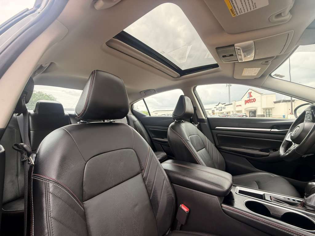 2025 Nissan Altima Image 24