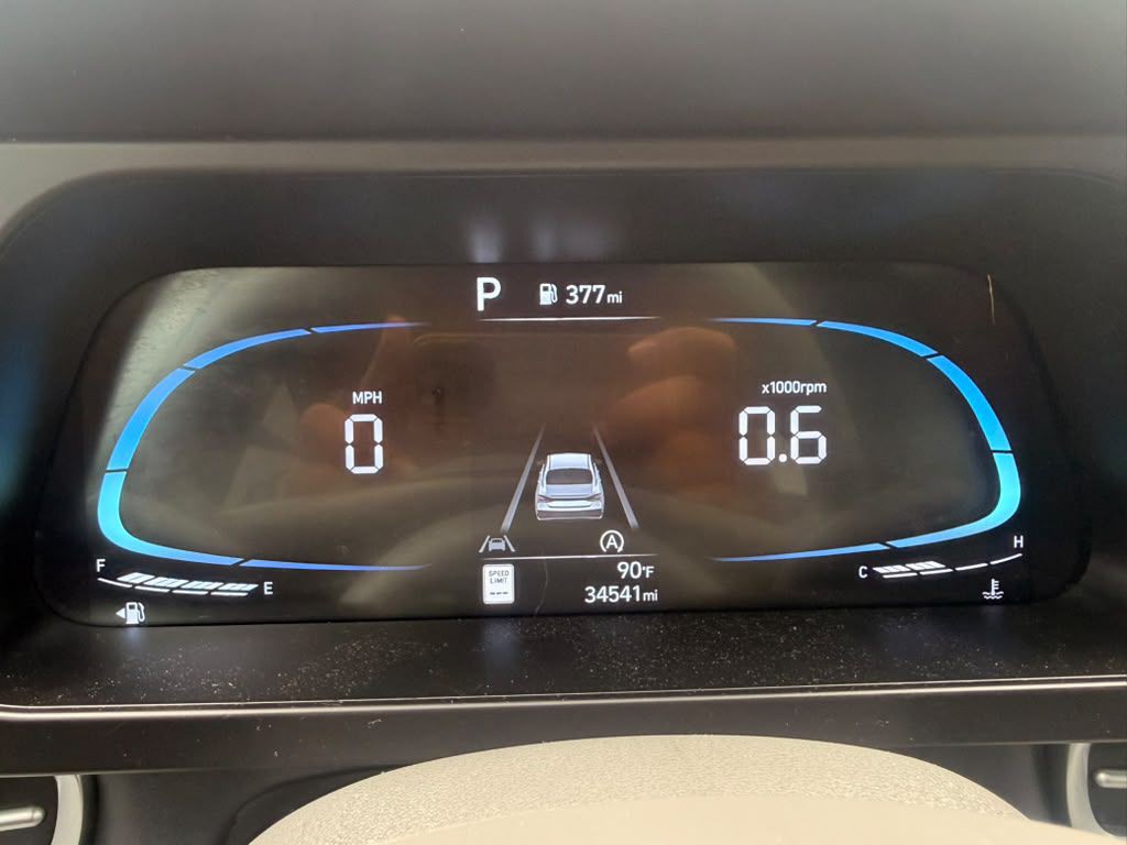 2025 Hyundai Elantra Image 12