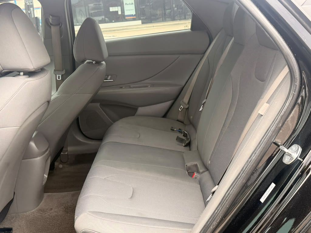 2025 Hyundai Elantra Image 18