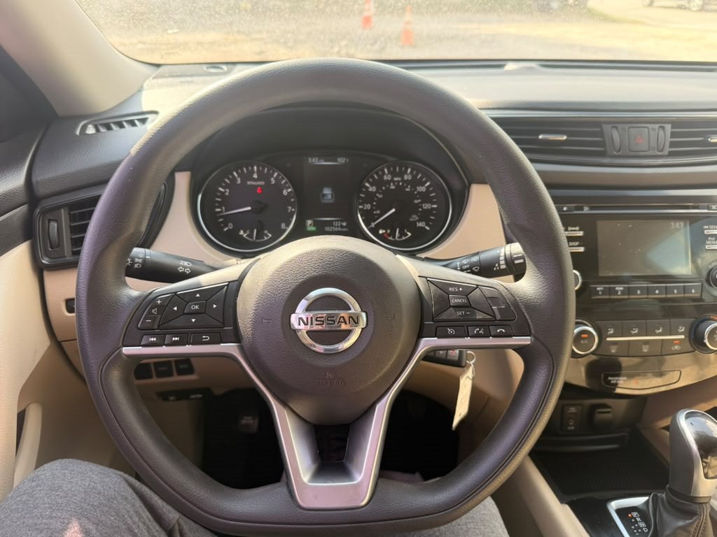 2017 Nissan Rogue Image 18