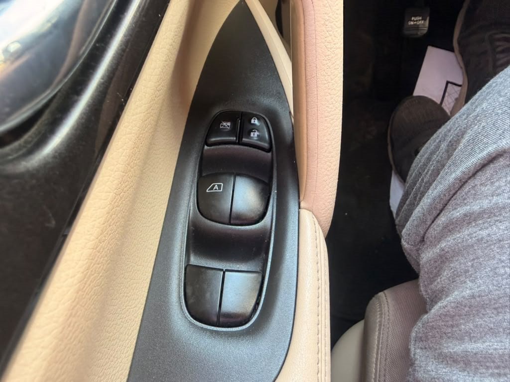 2017 Nissan Rogue Image 21