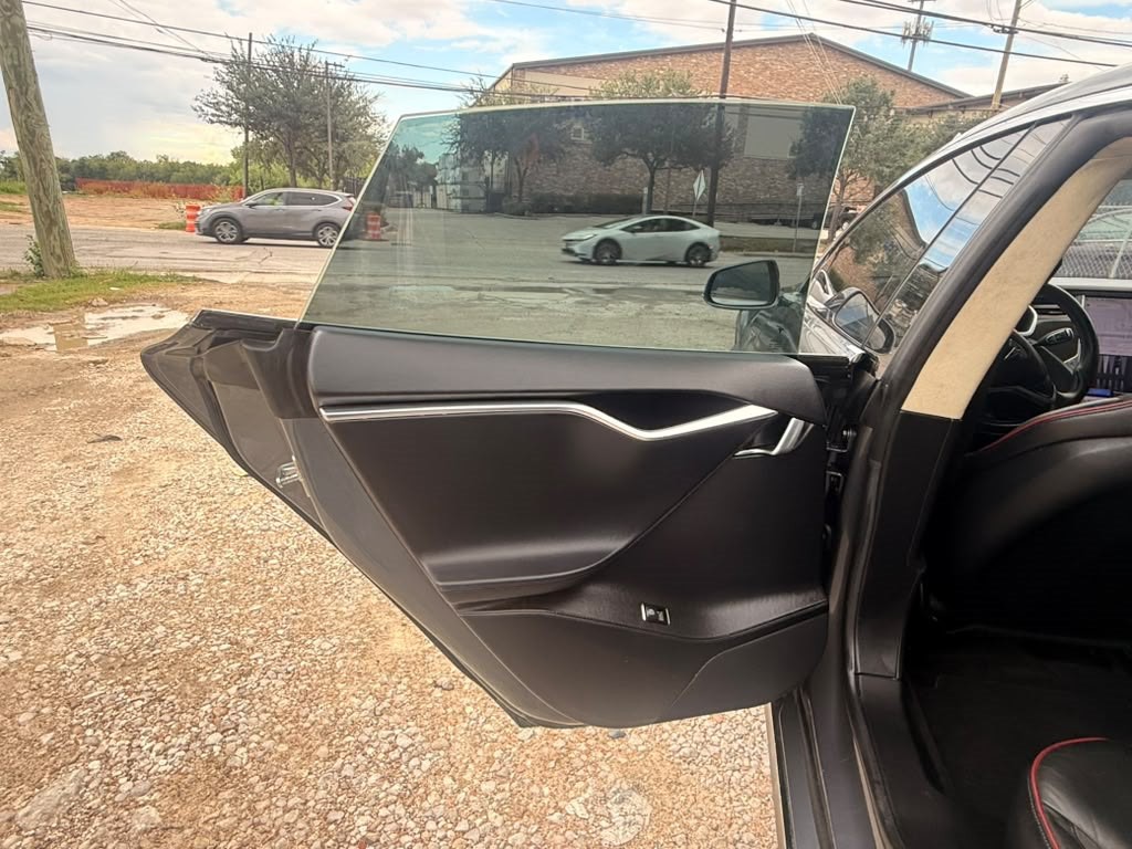 2013 Tesla Model S Image 10