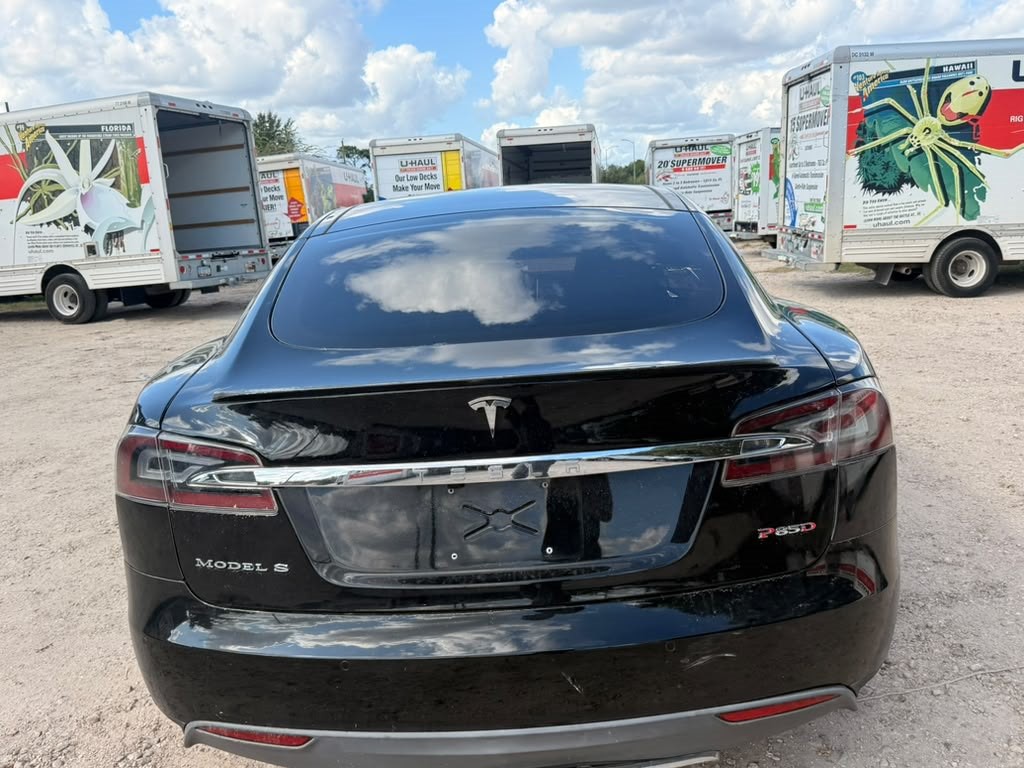2015 Tesla Model S Image 5
