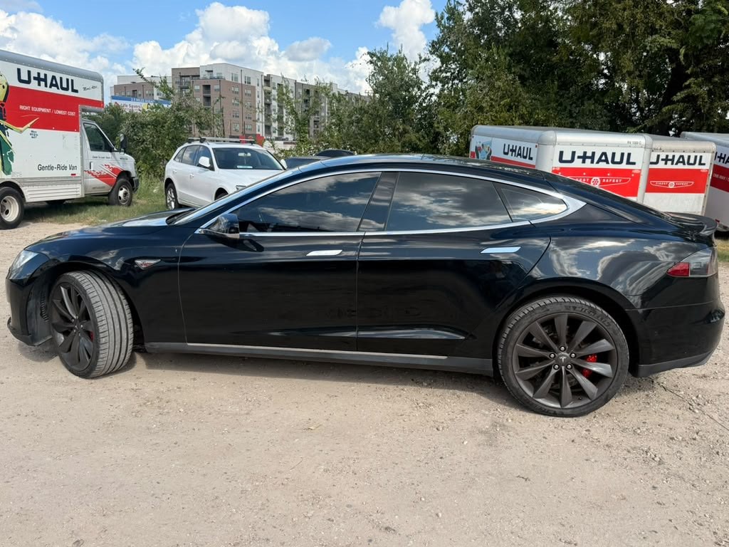 2015 Tesla Model S Image 7