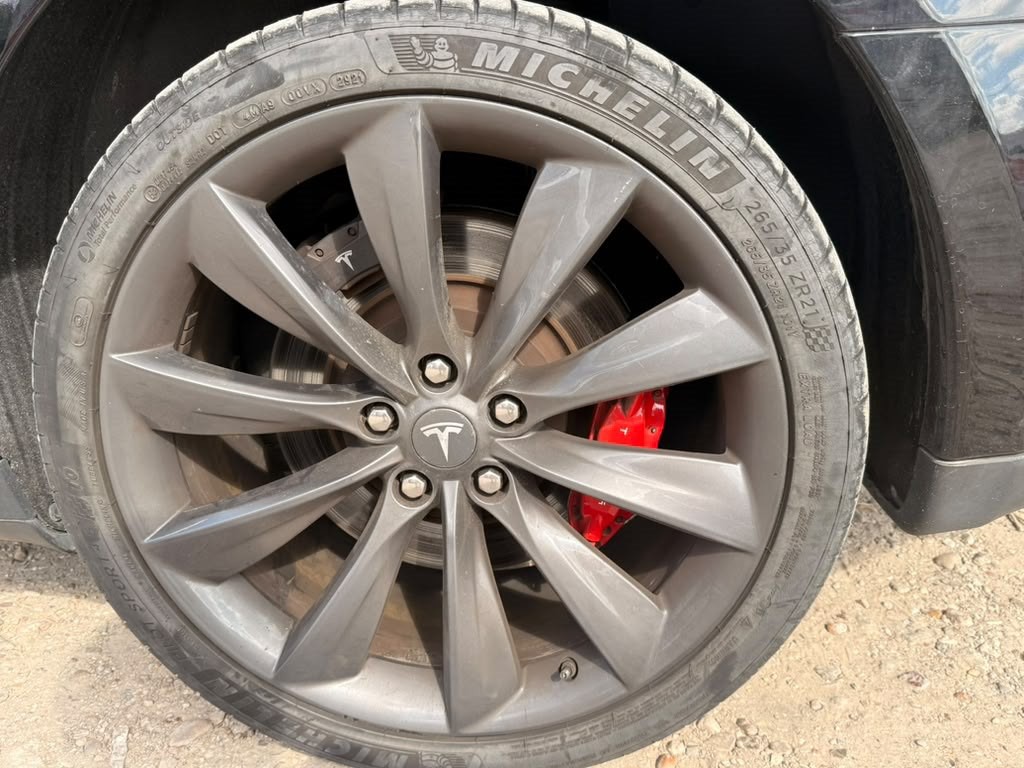 2015 Tesla Model S Image 9
