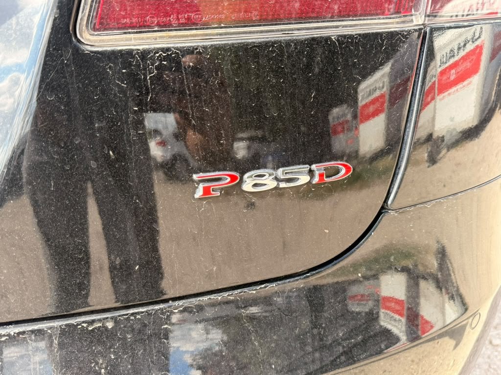 2015 Tesla Model S Image 10