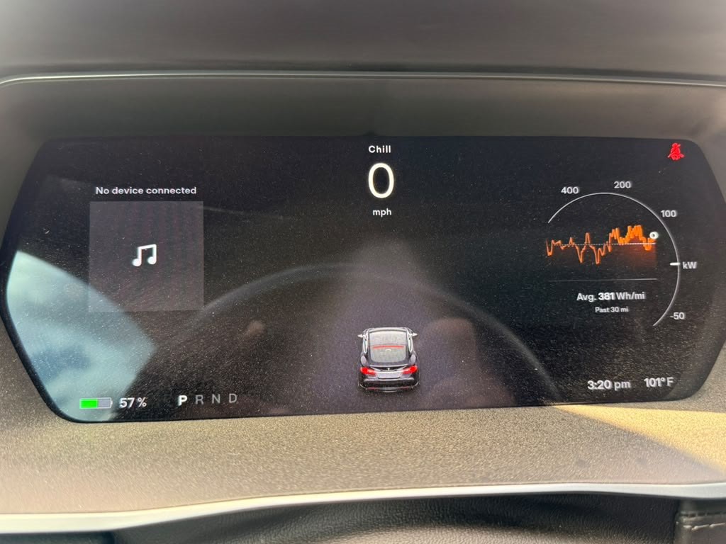 2015 Tesla Model S Image 16