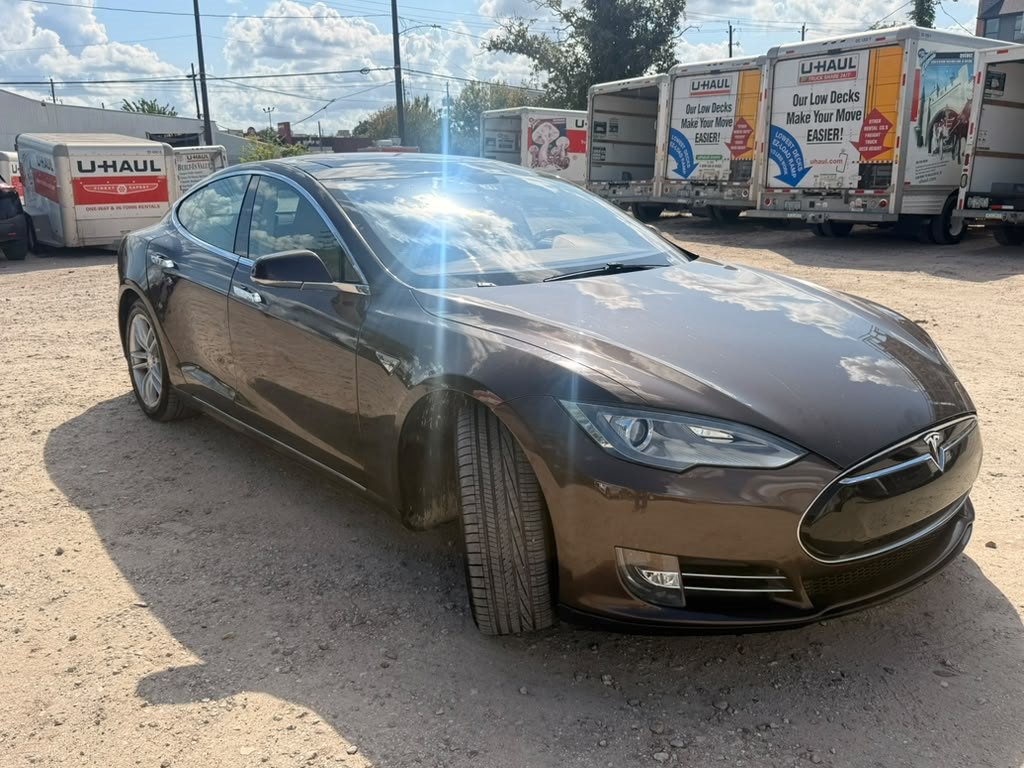 2013 Tesla Model S Image 2