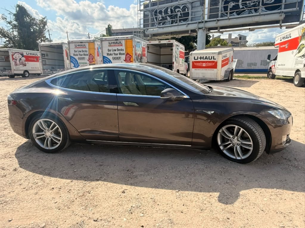 2013 Tesla Model S Image 3