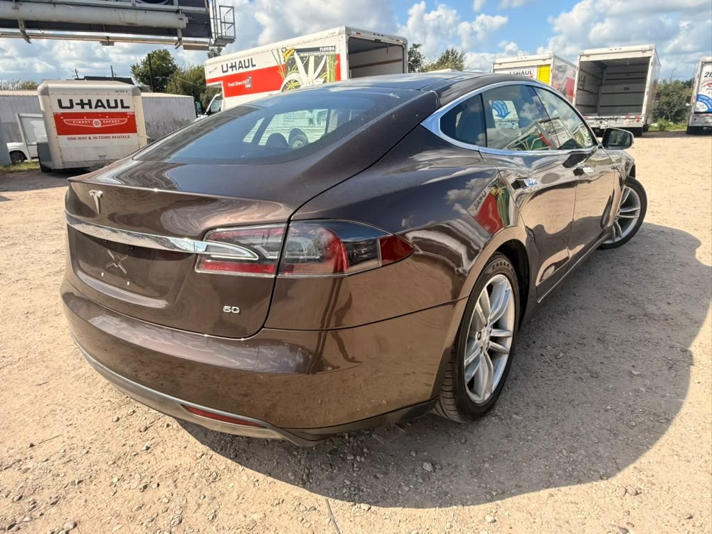 2013 Tesla Model S Image 4