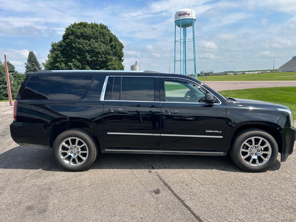 2015 GMC Yukon Image 3