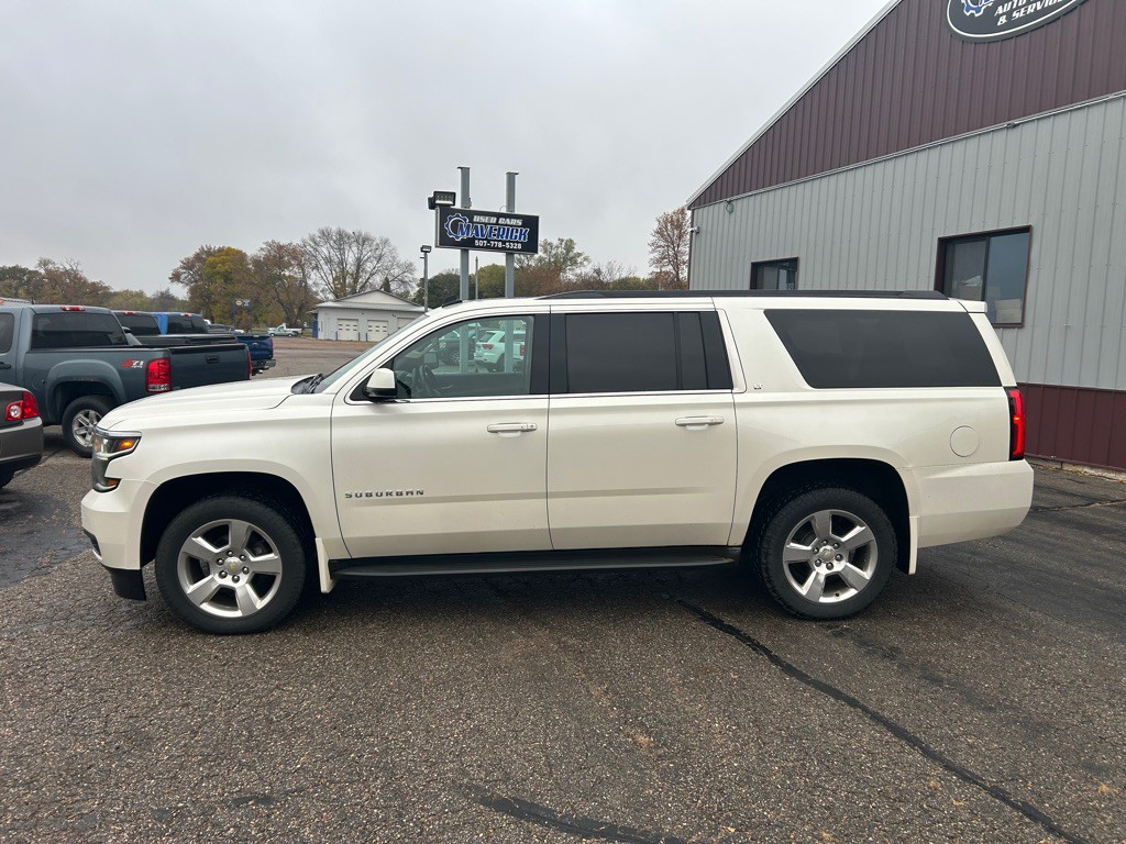 2015 Chevrolet Suburban Image 1