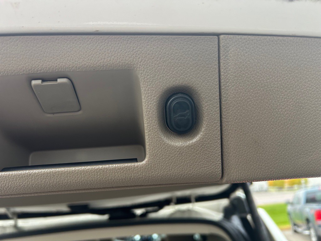 2015 Chevrolet Suburban Image 8