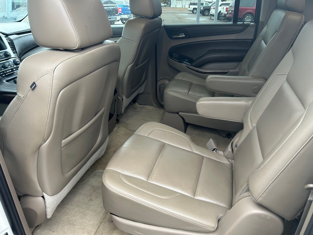 2015 Chevrolet Suburban Image 10