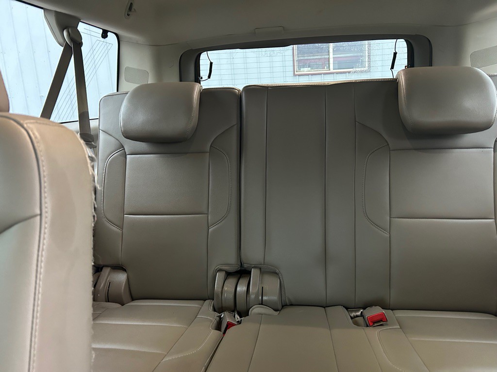 2015 Chevrolet Suburban Image 12