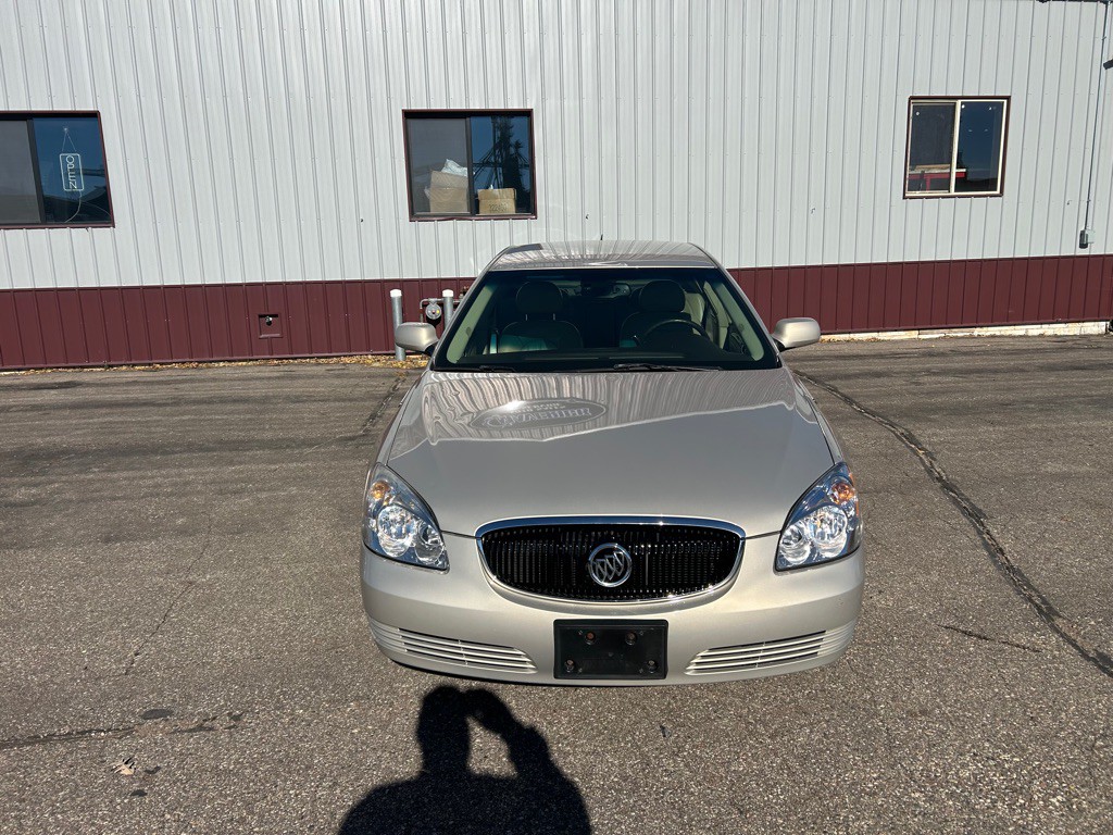 2007 Buick Lucerne Image 2