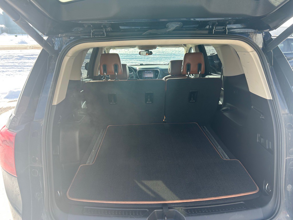 2017 GMC Acadia Image 6