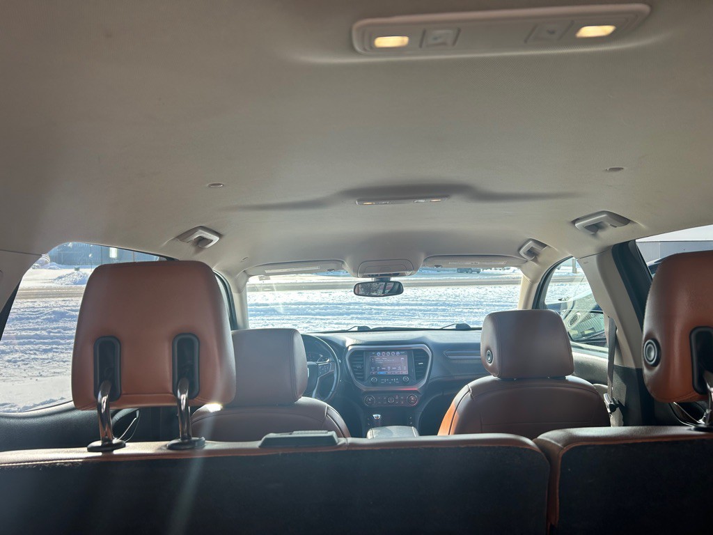 2017 GMC Acadia Image 8