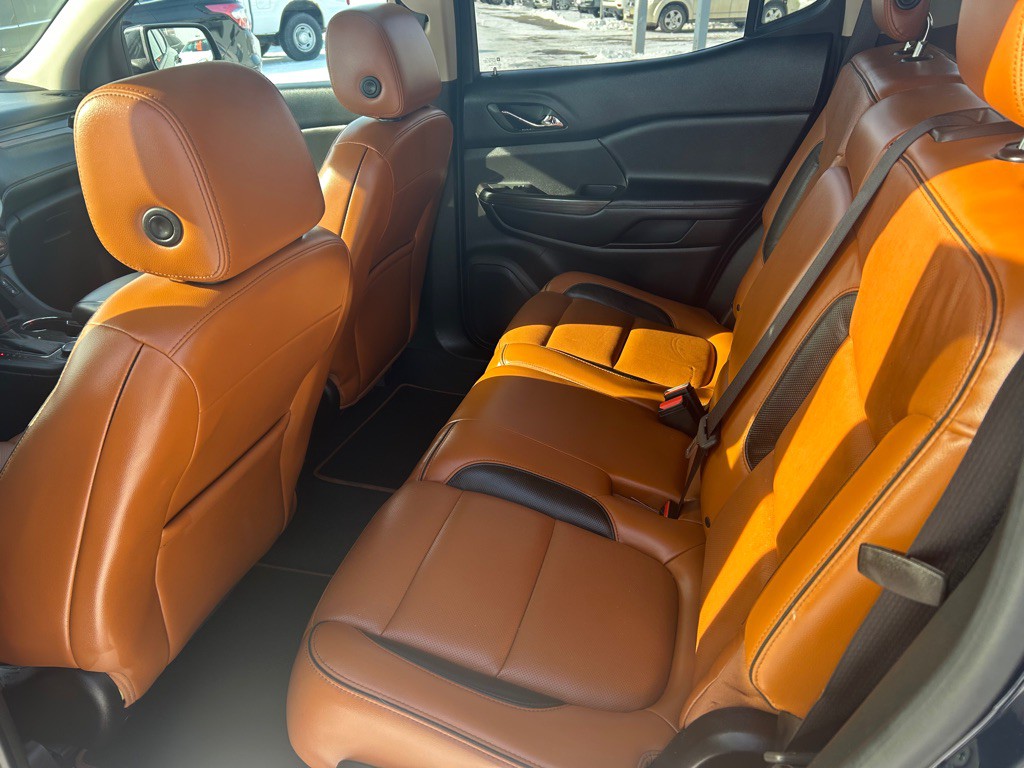 2017 GMC Acadia Image 11