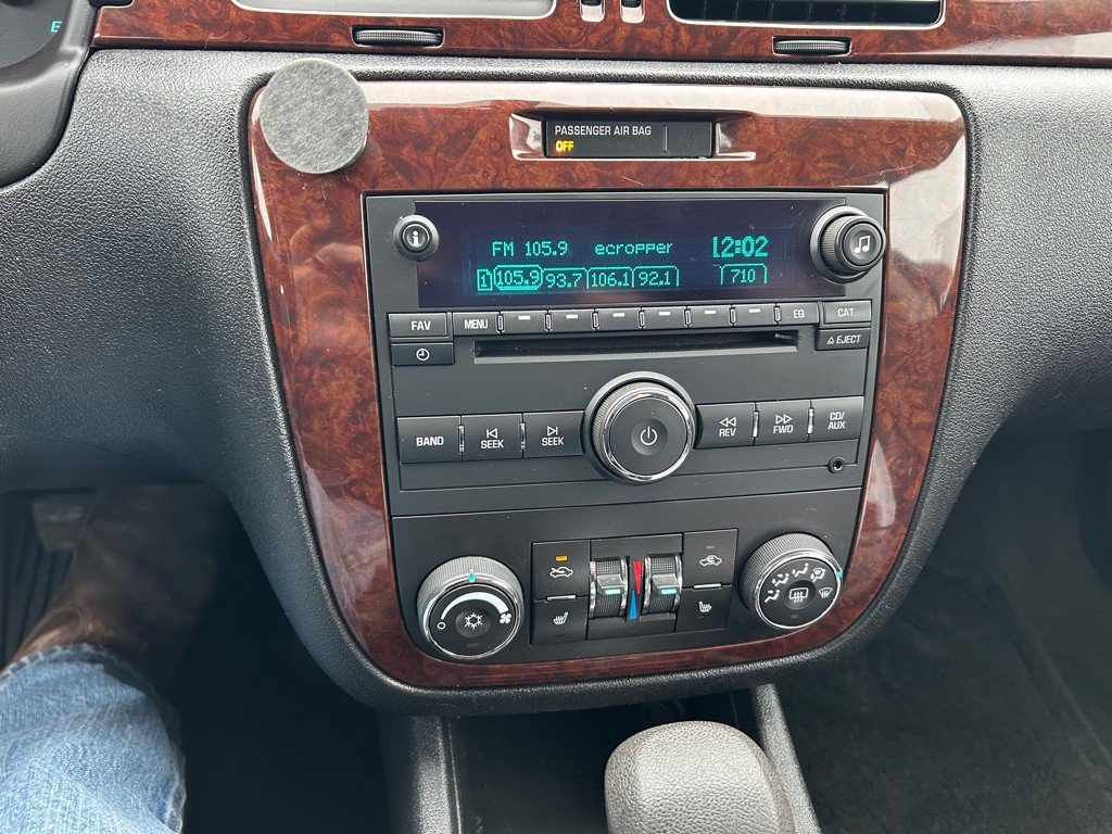 2011 Chevrolet Impala Image 13