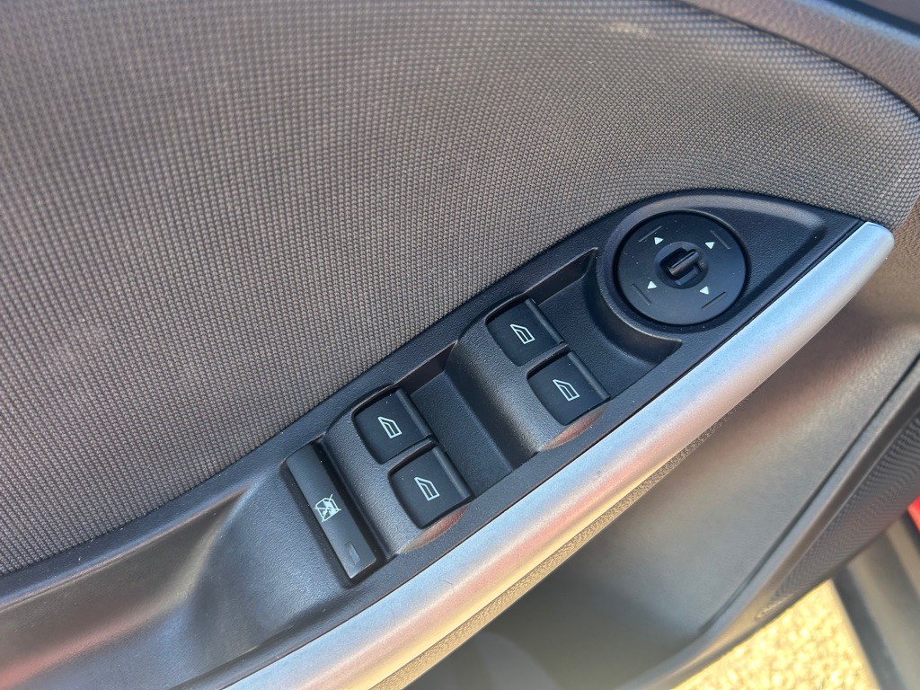 2012 Ford Focus Image 8