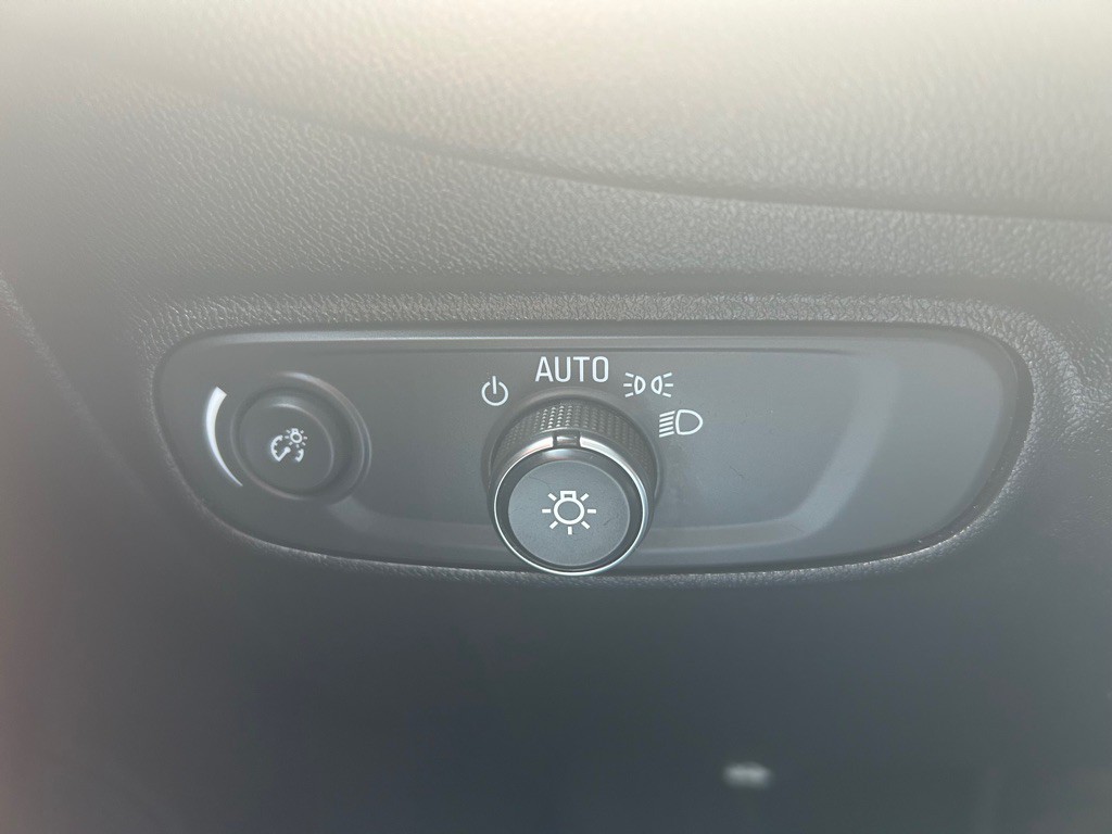 2019 Chevrolet Equinox Image 15