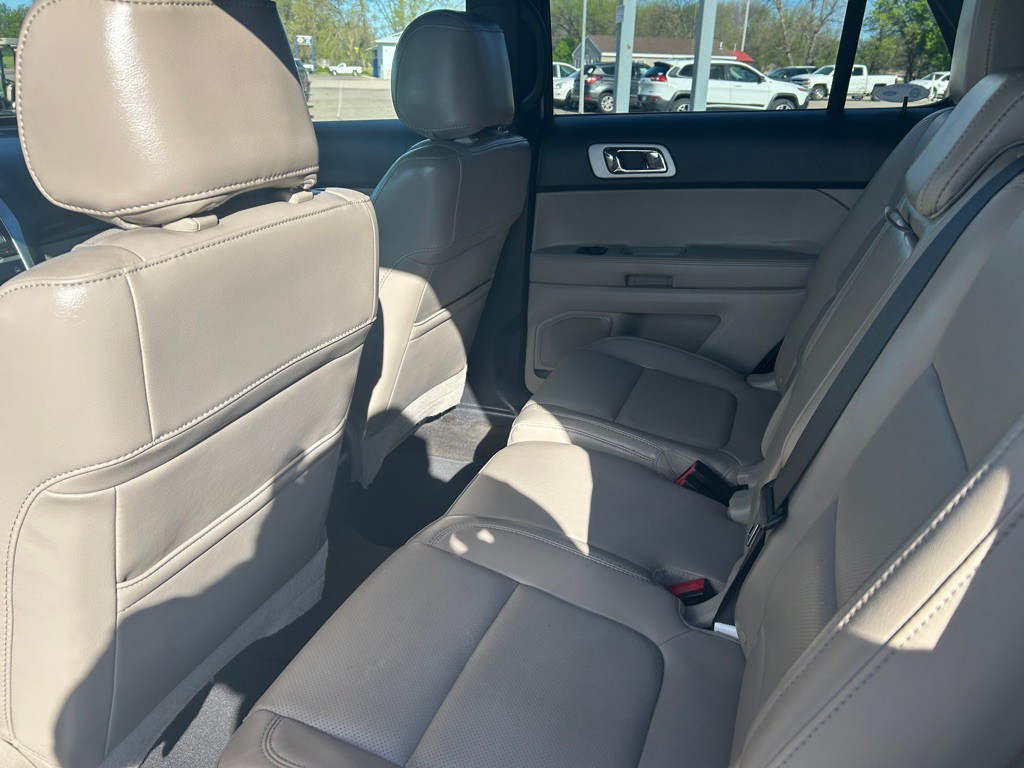 2012 Ford Explorer Image 10