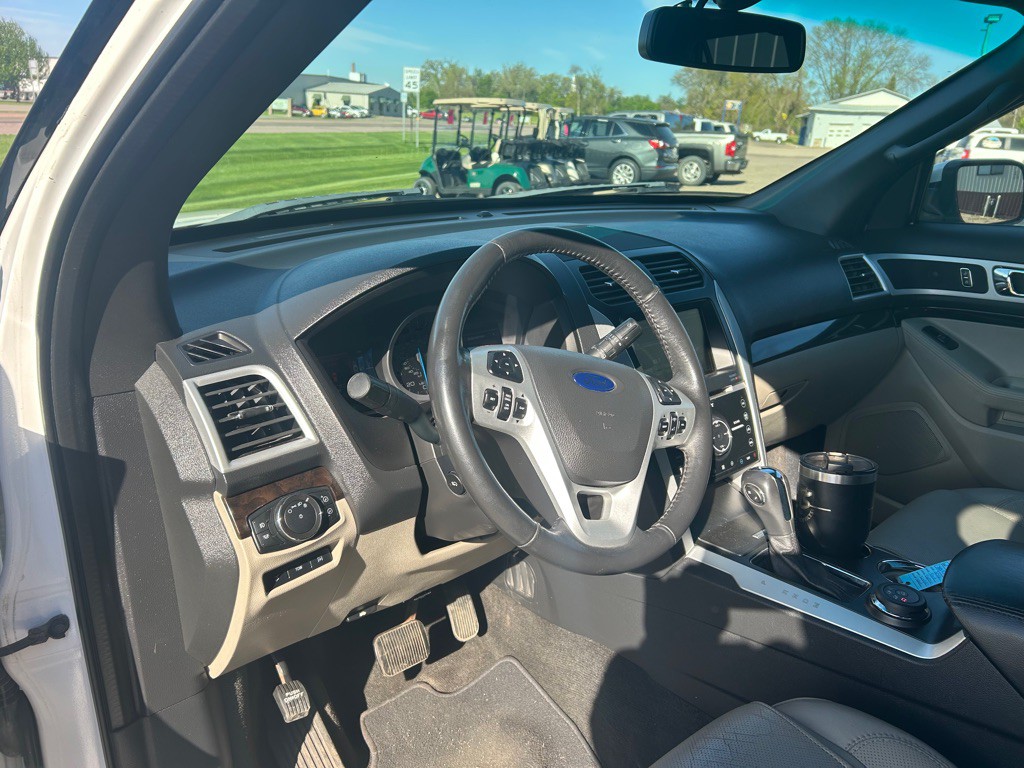 2012 Ford Explorer Image 15