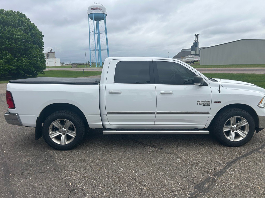 2019 RAM 1500 Image 3