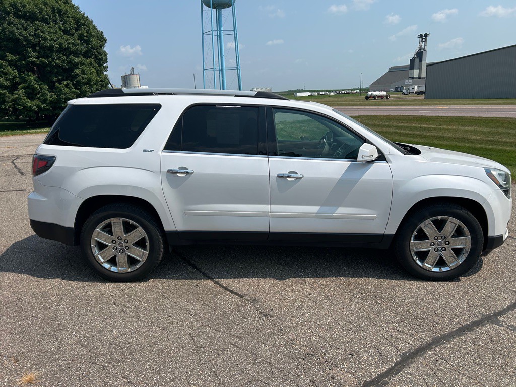2017 GMC Acadia Image 4